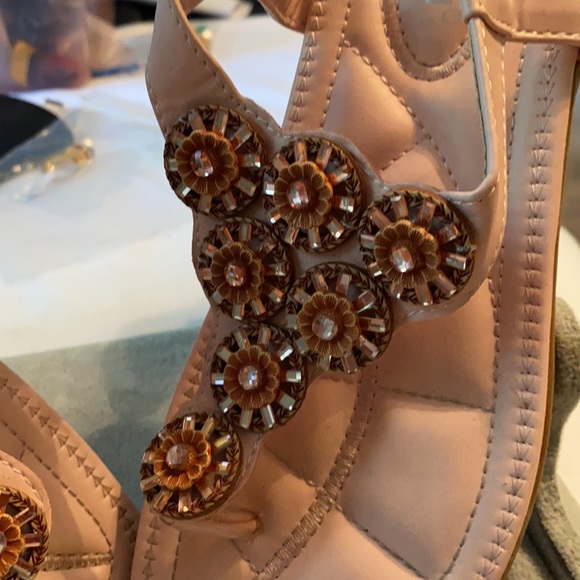 Ladies pink sandals. Size 8 $18.00 - Picture 2 of 4